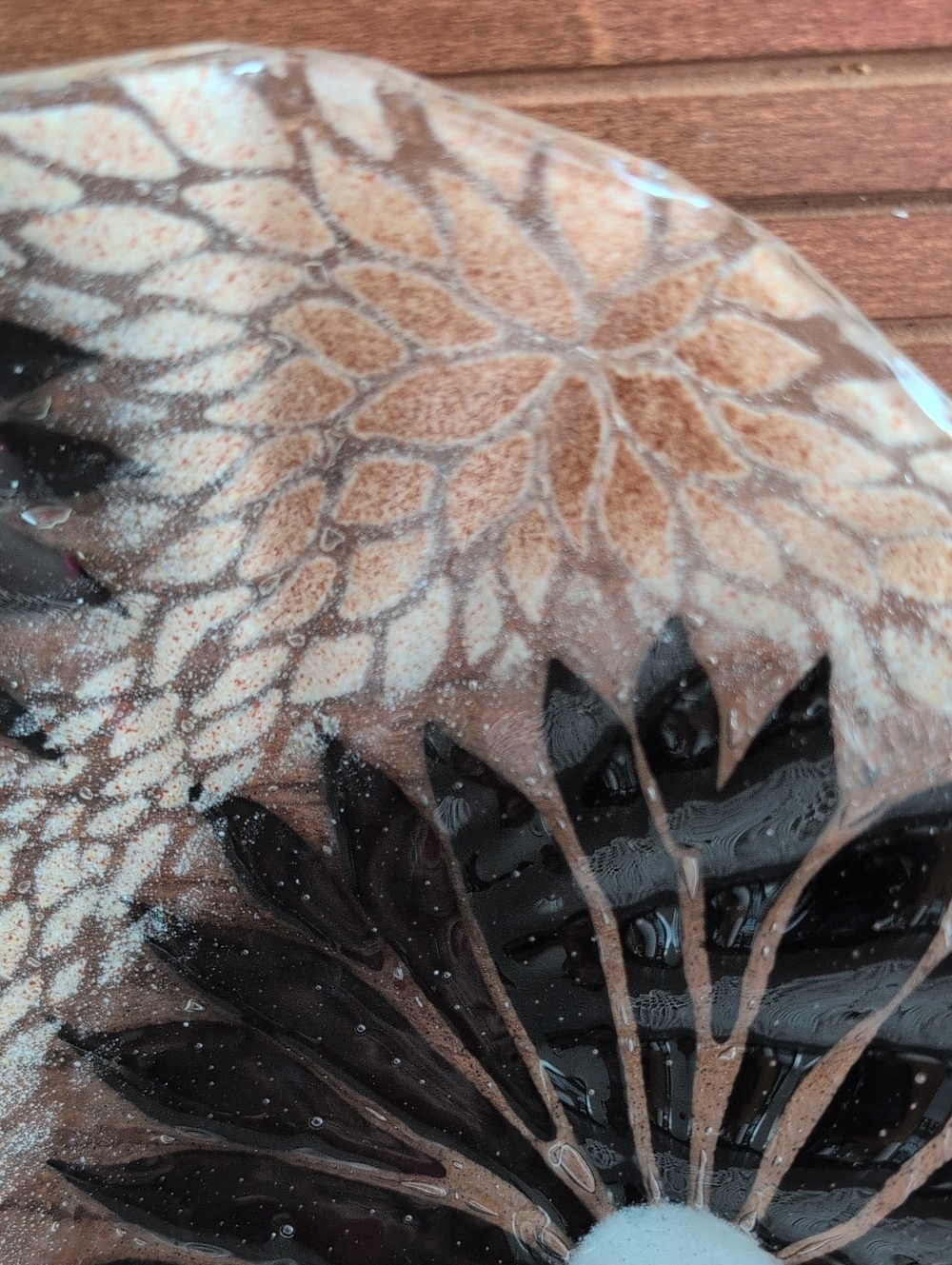 Sydenstricker Fused Glass Black White Flower Scalloped Plate Signed - Picture 6 of 10